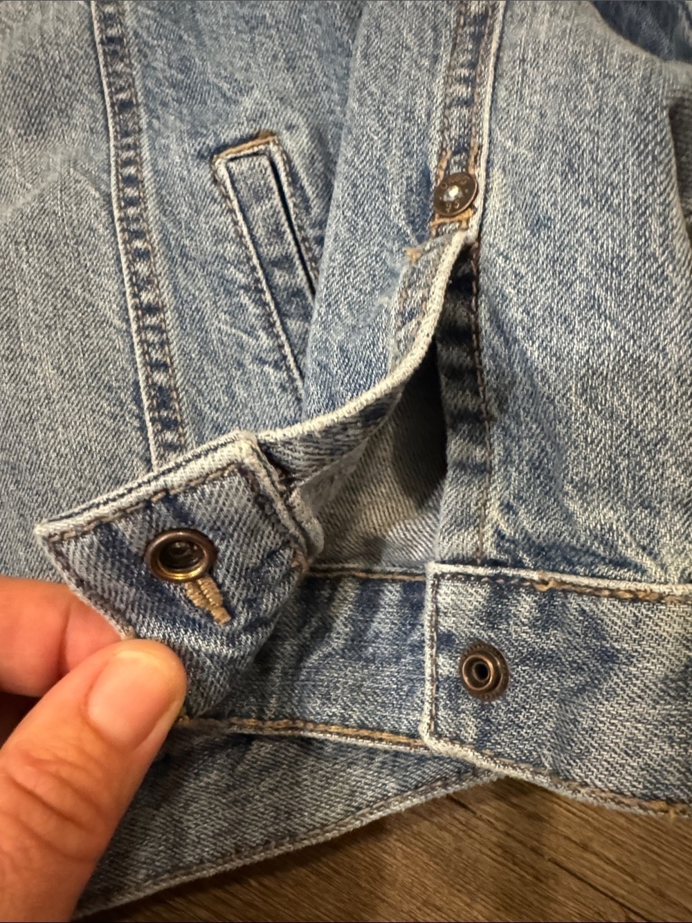OshKosh B'gosh Light Blue Denim Jacket wish Snaps and Pockets. 12. Like New! - Picture 4 of 6
